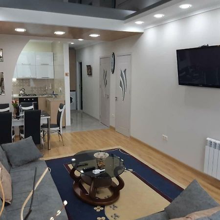 Мате Apartment Батуми Екстериор снимка