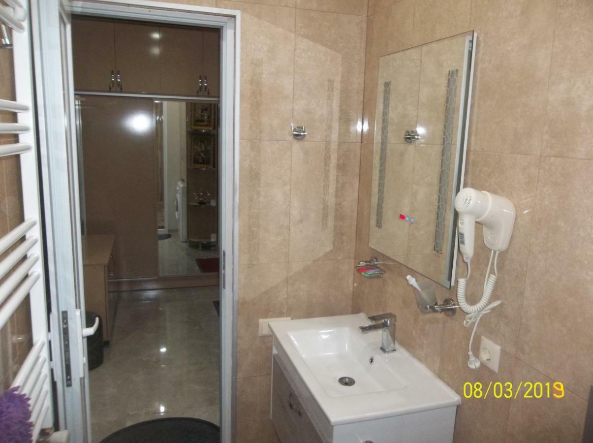 Мате Apartment Батуми Екстериор снимка