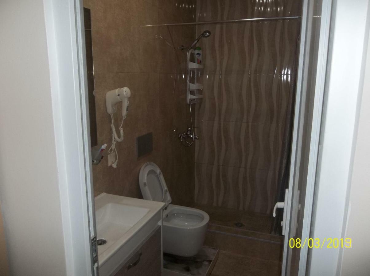 Мате Apartment Батуми Екстериор снимка