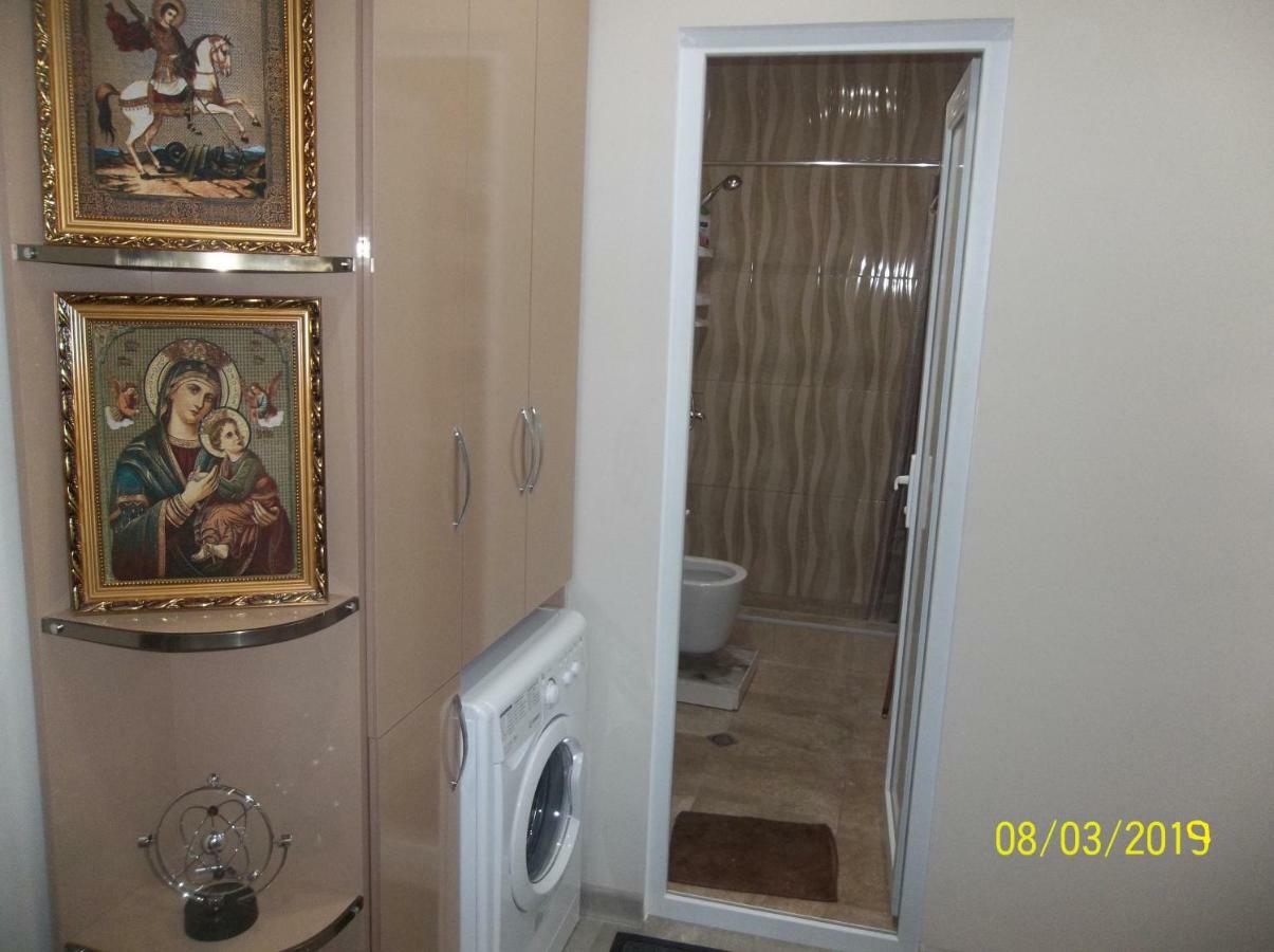 Мате Apartment Батуми Екстериор снимка