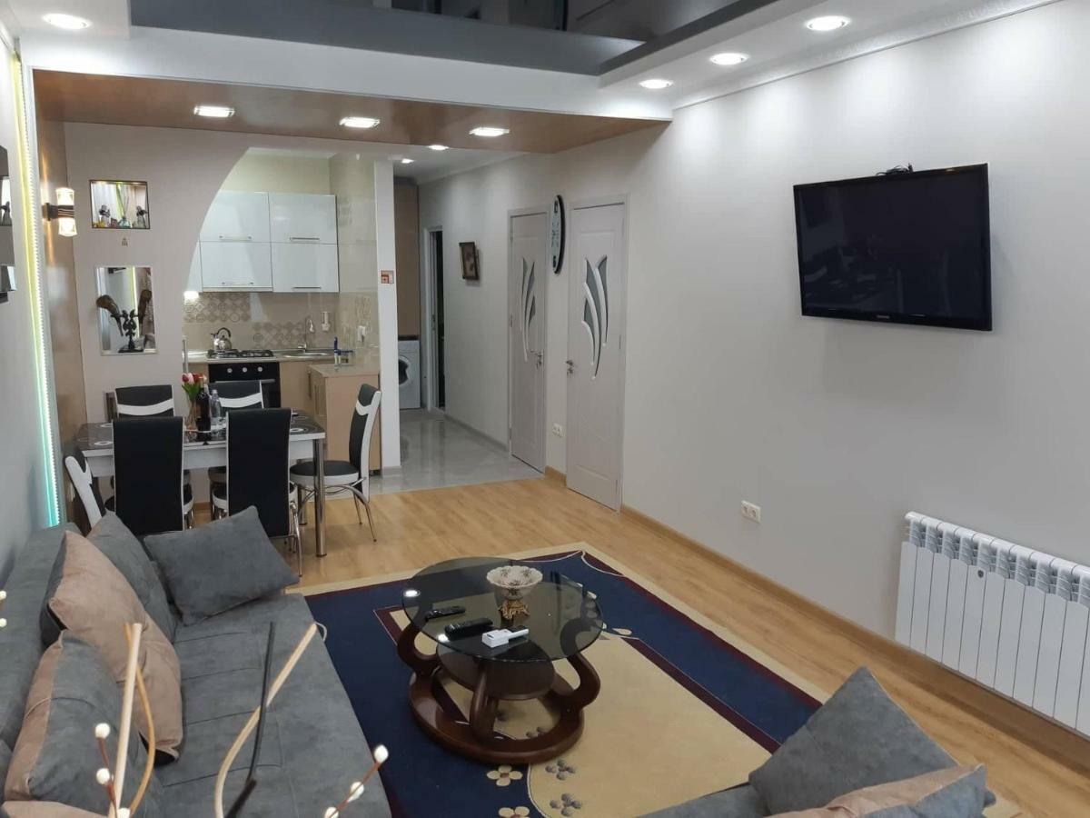Мате Apartment Батуми Екстериор снимка